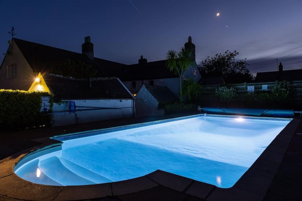 Willa Plas Newydd With Swimming Pool, Fire Pit, And Log Fires Rhiw Zewnętrze zdjęcie