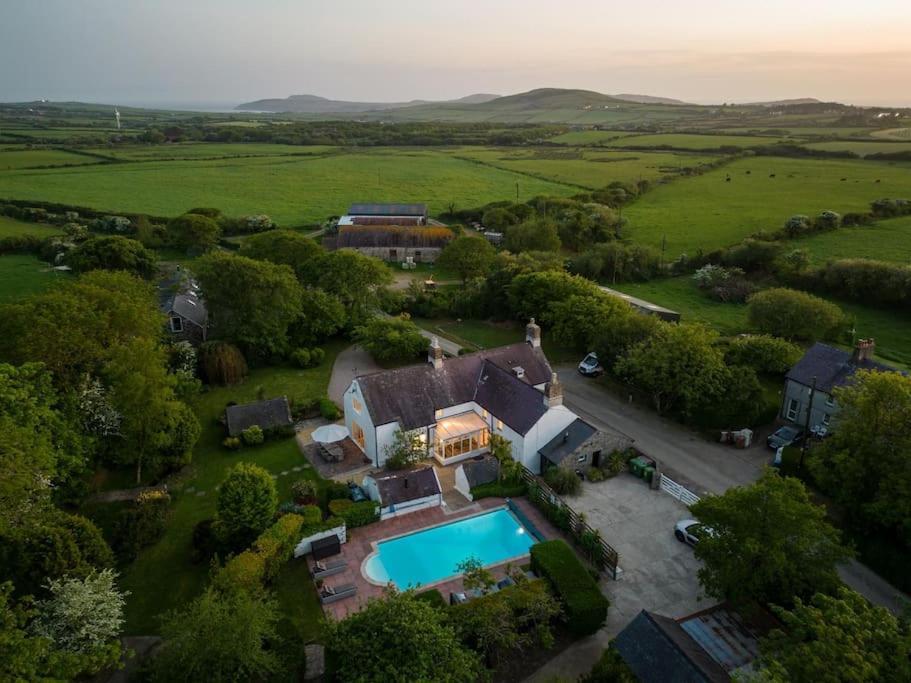 Willa Plas Newydd With Swimming Pool, Fire Pit, And Log Fires Rhiw Zewnętrze zdjęcie